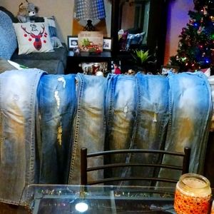 Size 5 jeans to big. $18 a piece amethyst,mudd and  Wallflower brands